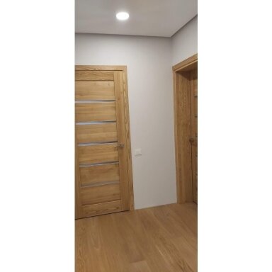 Modernios durys su penkiais stikliukais Modernios durys su penkiais stikliukais